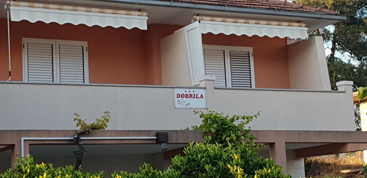 Apartments And Rooms Dobrila Jelsa  Eksteriør billede